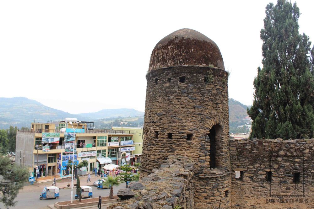 difference in construction of castle and outside building